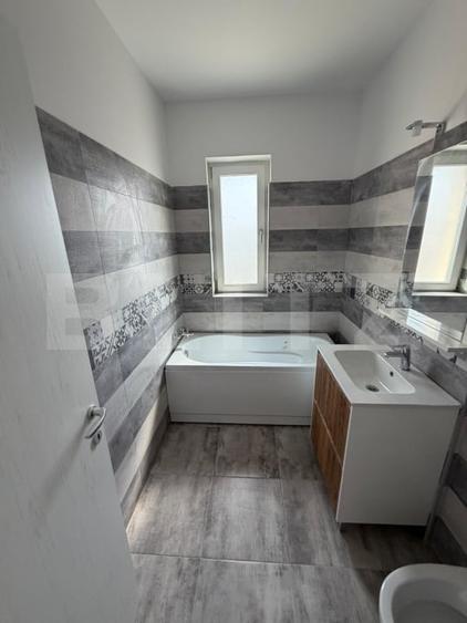 Apartament cu 3 camere decomandat în Cornitoiu
