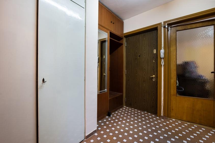 Apartament cu 2 camere decomandat în Baba Novac