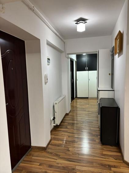Apartament cu 3 camere decomandat în Turnișor