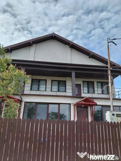 Casă cu 4 camere cu Teren 522 Mp în Central