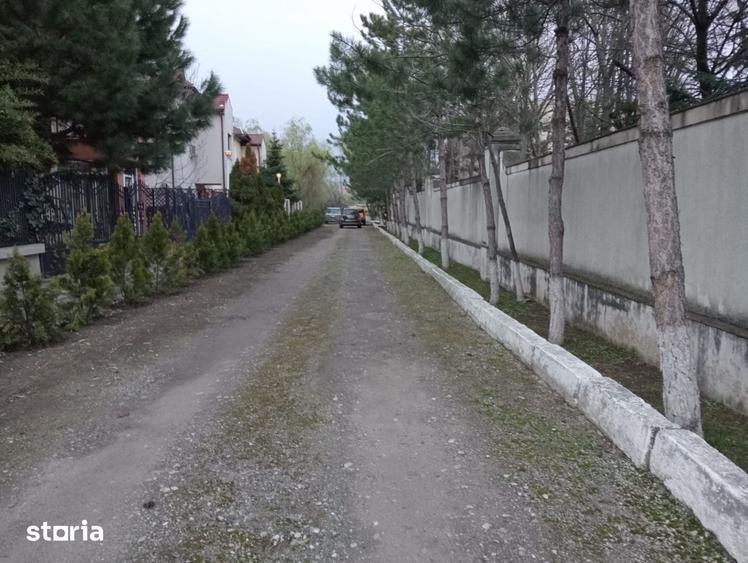 Teren de 2000 mp, în Dămăroaia