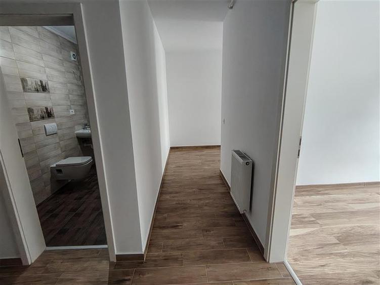 Apartament cu 2 camere decomandat în Tractorul