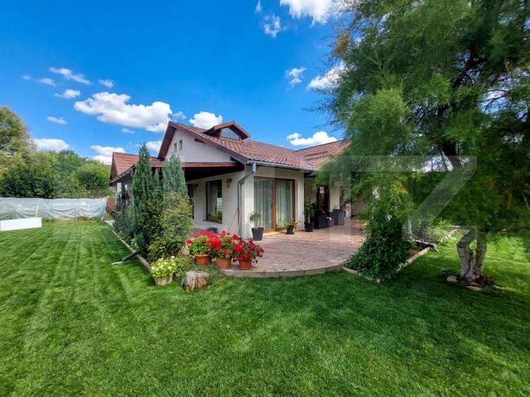 Casă individuală cu 3 camere cu Canalizare în Săcălaia