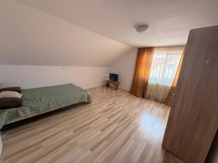 Apartament cu 3 camere semidecomandat în Florești