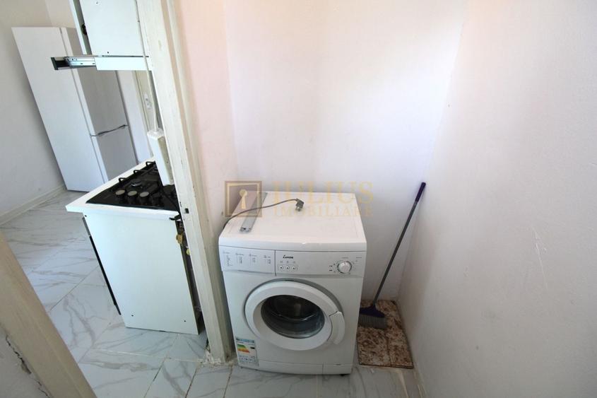 Apartament cu 4 camere semidecomandat, mobilat în Central