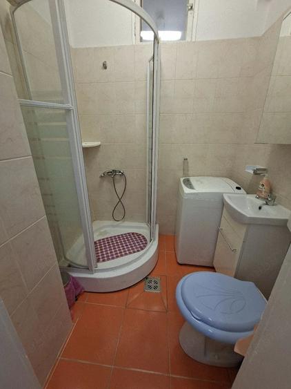 Garsonieră decomandată în Horea