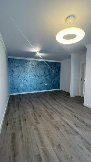 Apartament cu 6 camere decomandat în Nufărul