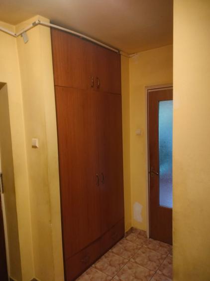 Apartament cu 3 camere decomandat în Drumul Taberei