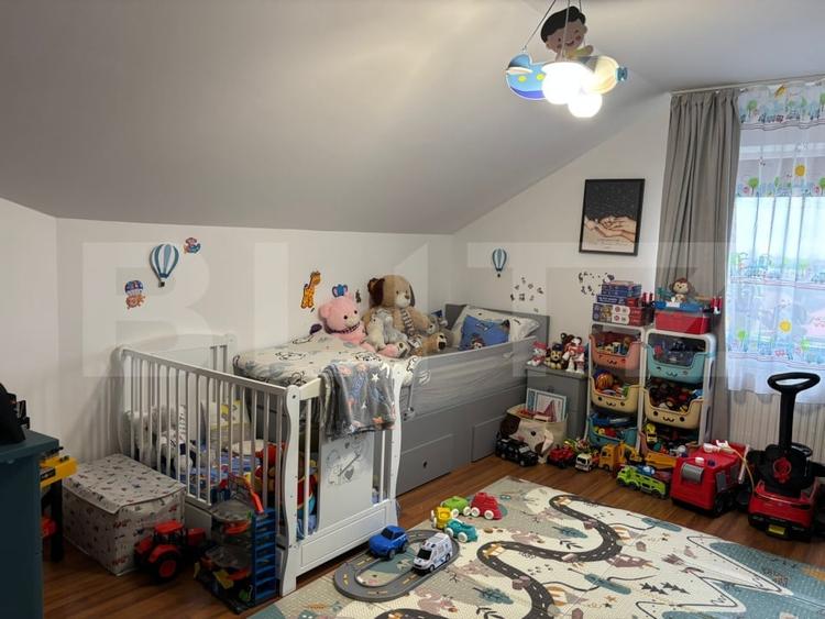 Apartament cu 3 camere decomandat, mobilat în Nord