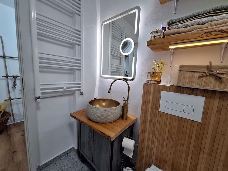 Apartament cu 2 camere semidecomandat, mobilat în Girocului