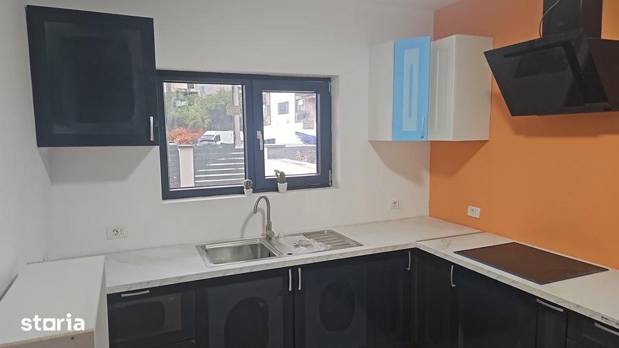 Casă cu 5 camere cu Teren 226 Mp în Odăi