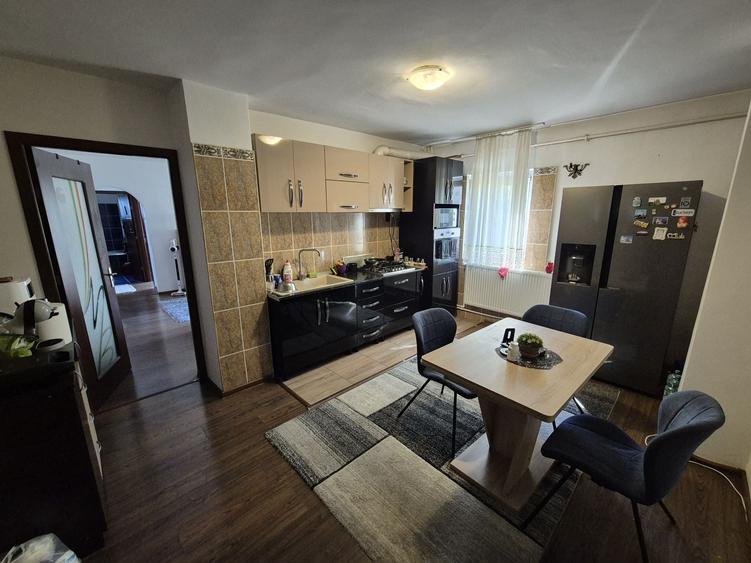 Apartament cu 2 camere decomandat în Ostroveni