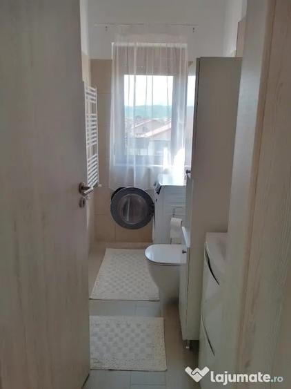 Apartament cu 3 camere decomandat în Vest