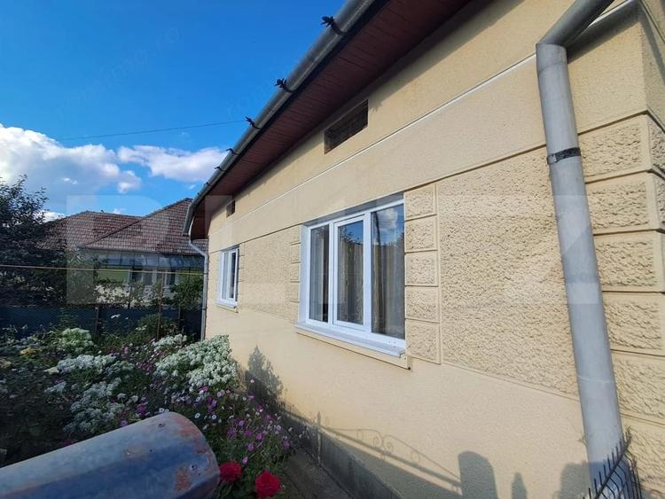 Casă cu 3 camere cu Teren 992 Mp în Porumbeni