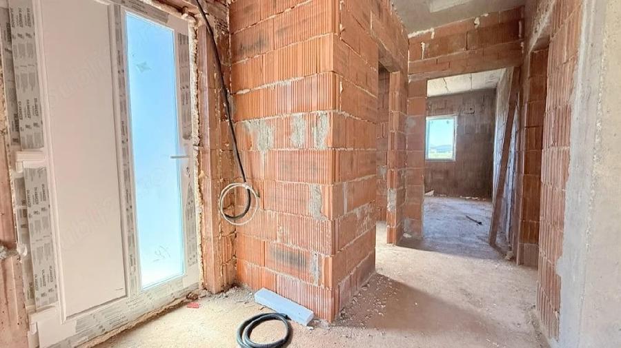 Casă cu Teren 311 Mp în Central