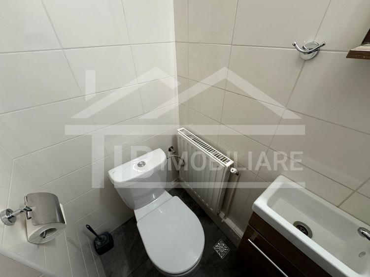 Apartament cu 4 camere decomandat în Semicentral