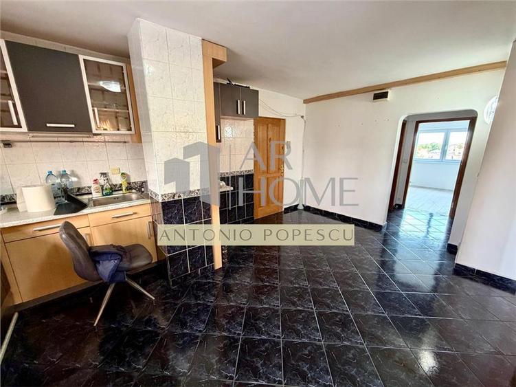 Apartament cu 3 camere decomandat, mobilat în Cioceanu