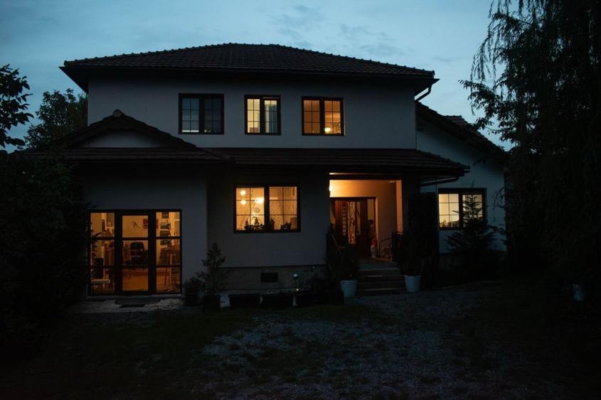 Casă individuală cu 5 camere cu Canalizare în Bună Ziua