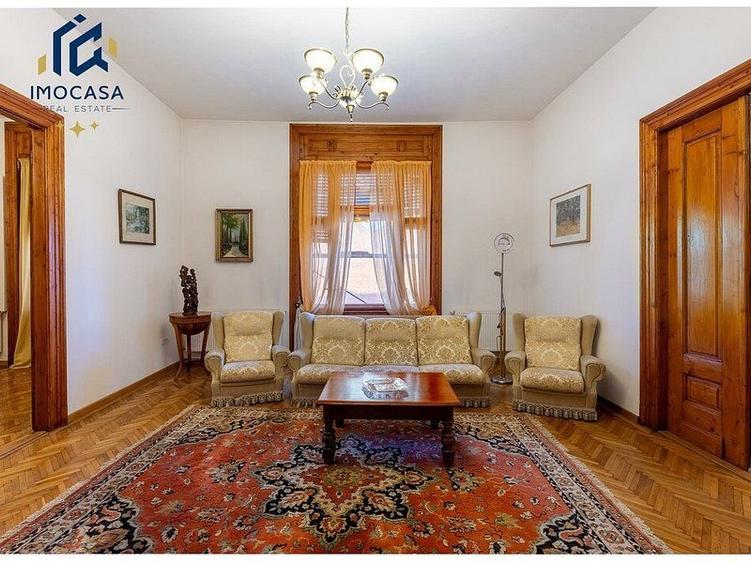 Apartament cu 3 camere semidecomandat în Central