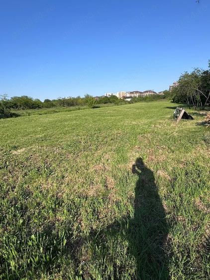 Teren de 2500 mp, în Central
