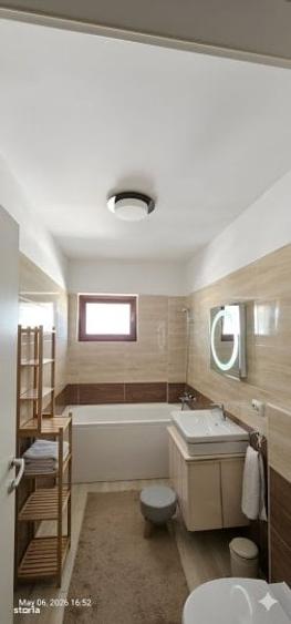 Apartament cu 3 camere semidecomandat, mobilat în Sisești