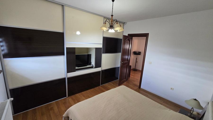 Casă individuală cu 3 camere cu Canalizare în Obor