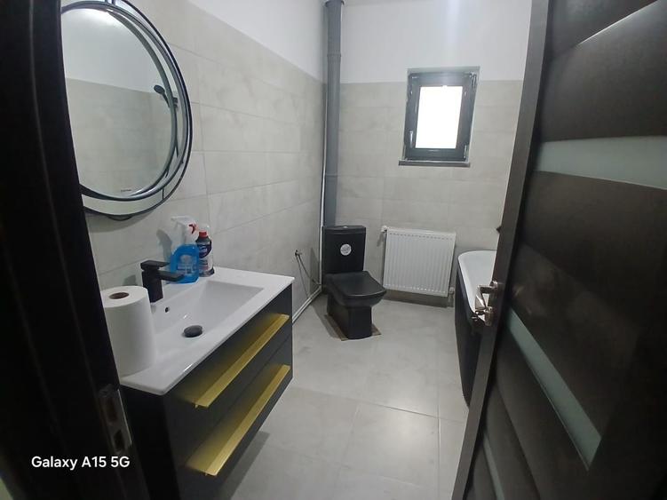 Casă cu 4 camere în Exterior Vest