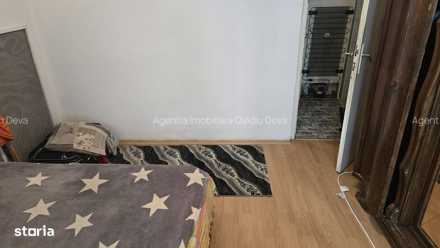 Vand apartament cu 2 camere in Deva, zona Al. Motilor et. 1,