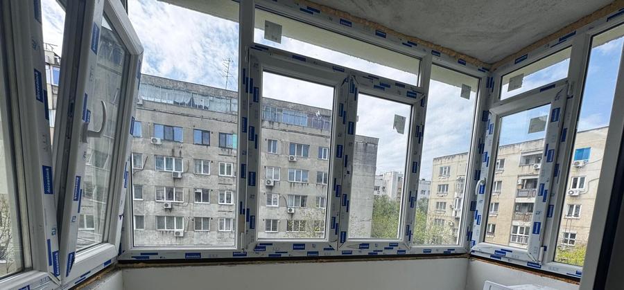 Apartament cu 3 camere semidecomandat în Vatra Luminoasă