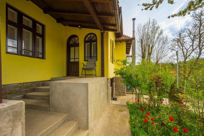 Casă cu 3 camere cu Teren 945 Mp în Sud