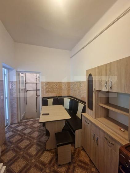 Apartament cu 3 camere decomandat, mobilat în Florilor