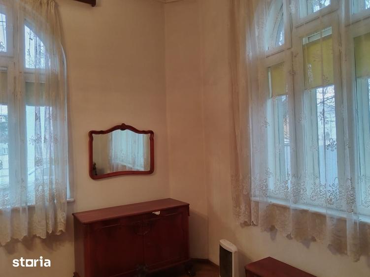 Casă cu 4 camere cu Teren 285 Mp în Central