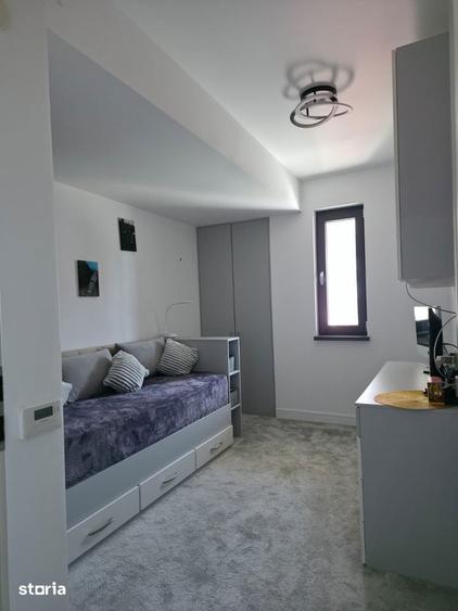 Apartament cu 3 camere în Piața Centrală
