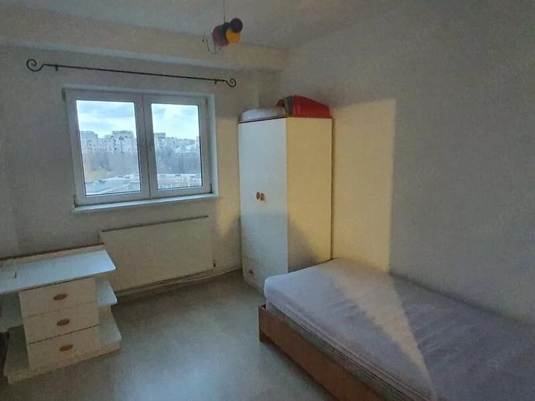 Apartament cu 3 camere decomandat în Tineretului