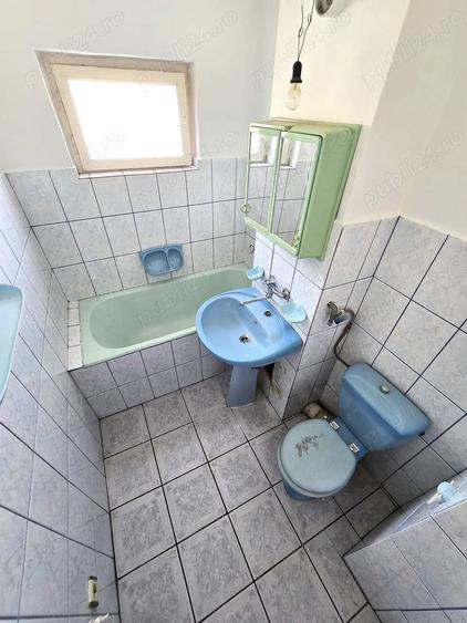 Apartament cu 3 camere decomandat în Micro 16