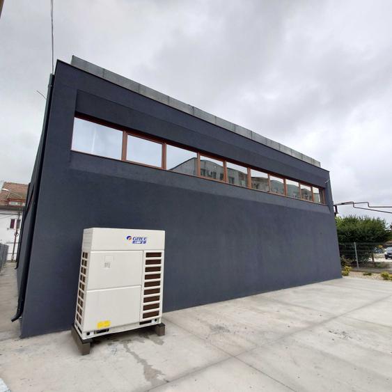 Spațiu comercial, de 320 mp, în Freidorf