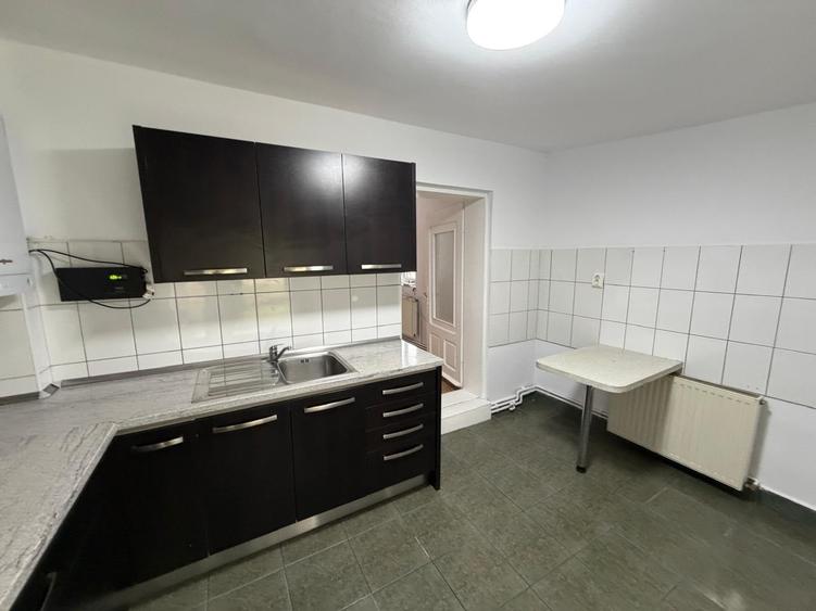 Casă individuală cu 7 camere cu Canalizare în Câmpina