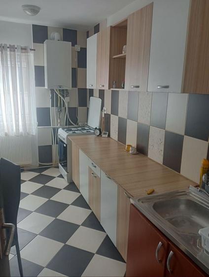 Apartament cu 4 camere decomandat în Mărăști