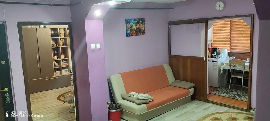 Apartament cu 3 camere decomandat în Central