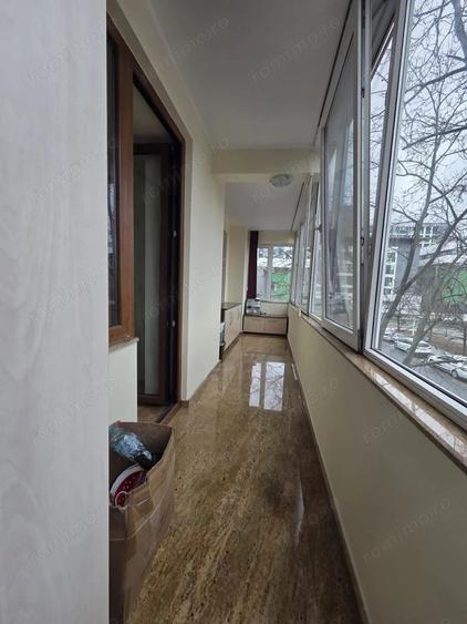 Apartament cu 3 camere decomandat în Spitalul Județean