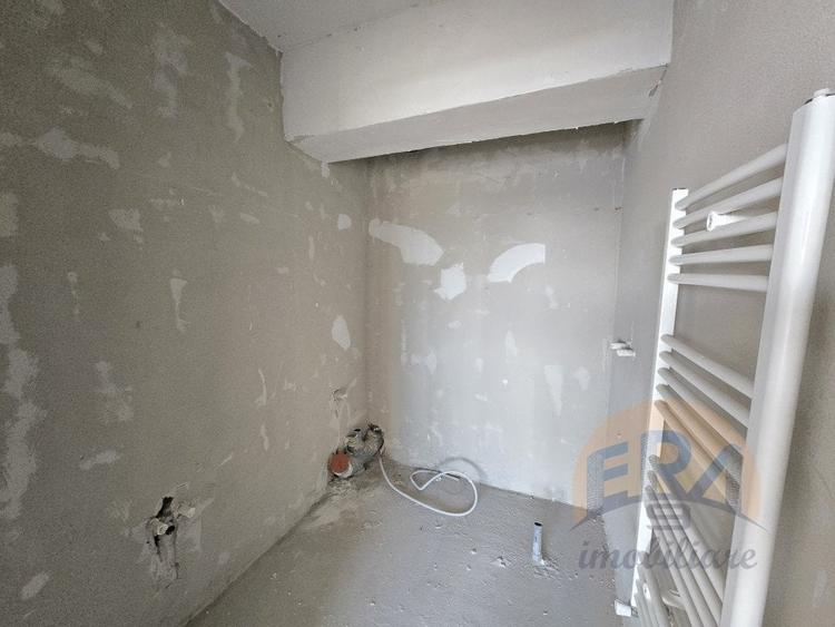Apartament cu 4 camere decomandat în Salca