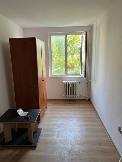 Apartament în Micro 19