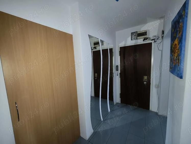 Apartament cu 3 camere decomandat în Rogerius
