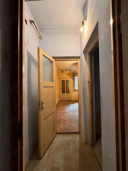 Casă cu 3 camere cu Teren 230 Mp în Central