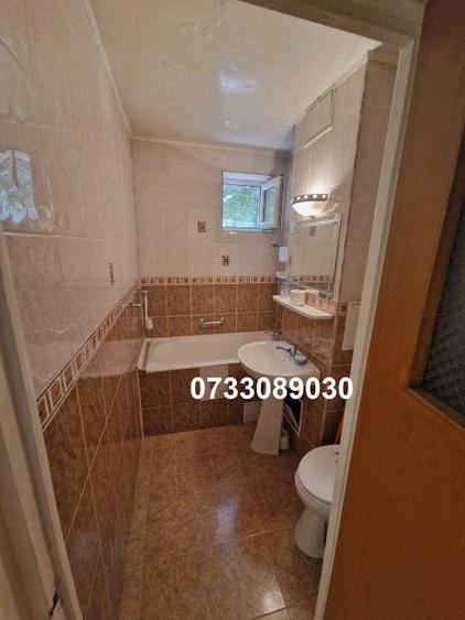 Apartament cu 3 camere decomandat în Berceni