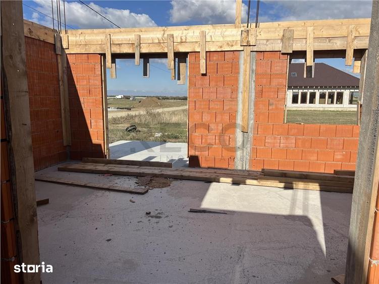 Apartament cu 3 camere decomandat în Sântandrei