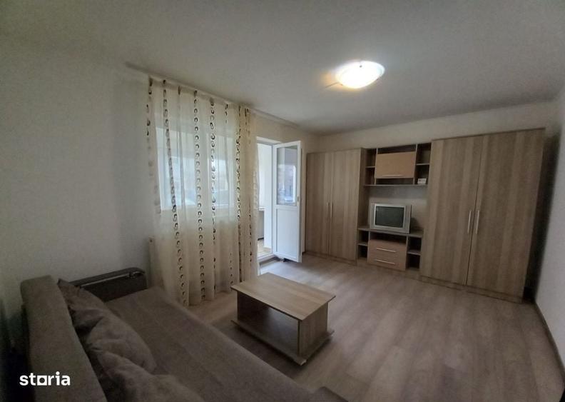 Garsonieră decomandată în 13 Septembrie