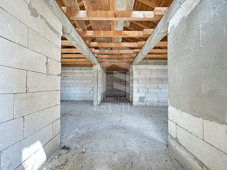 Casă individuală cu 2 camere cu Canalizare în Lumina
