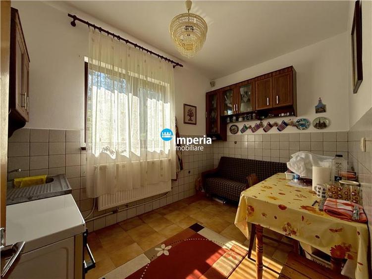 Casă cu 3 camere cu Teren 2553 Mp în Luncani