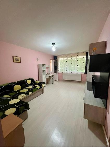Apartament cu 2 camere decomandat în Exterior Vest